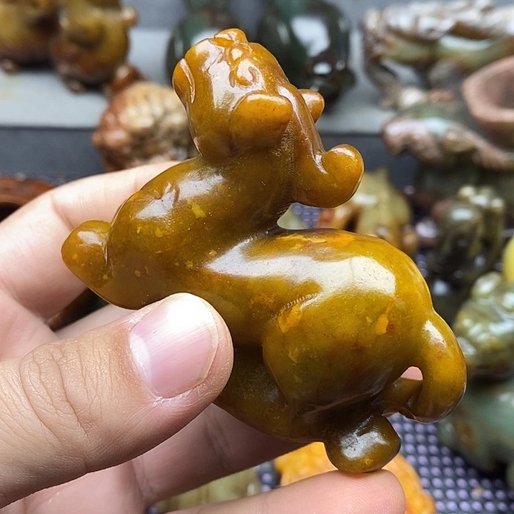 未镶嵌蛇纹石玉颈饰