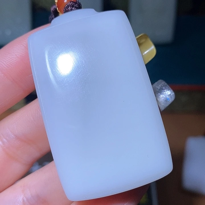 迪***卡颈饰未镶嵌和田玉