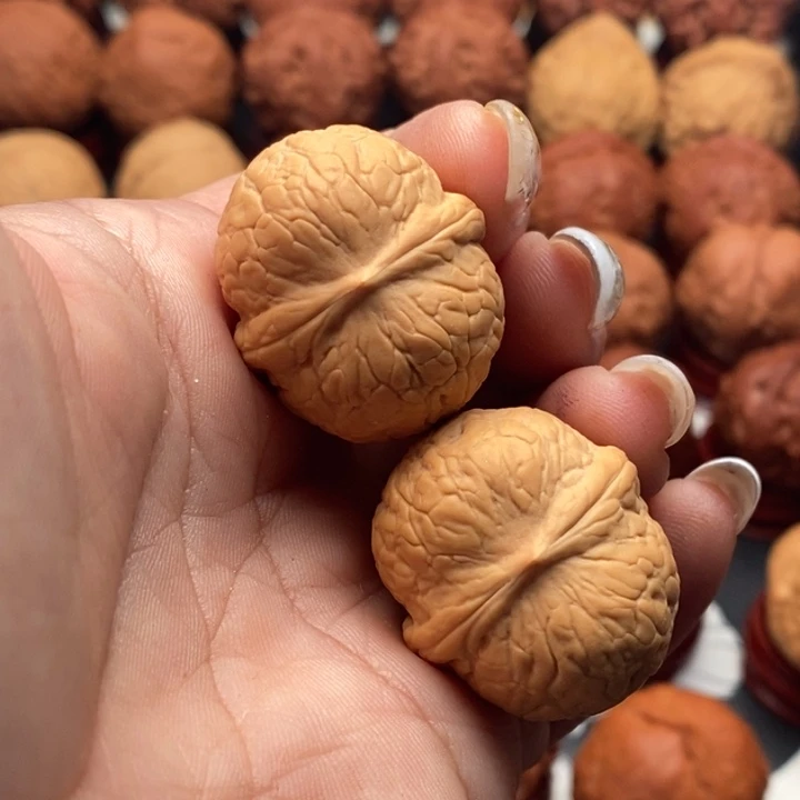 鬓***霜核桃精品文玩核桃手捻