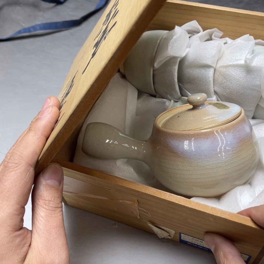 瓷片小***七密密麻麻地写在了