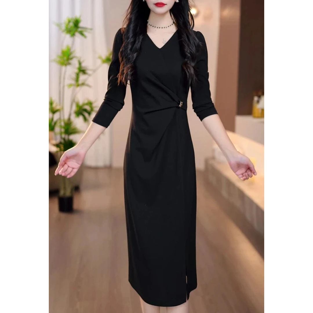 时尚高级感V领长袖休闲裙子2025年秋季新款气质显瘦中长款连衣裙