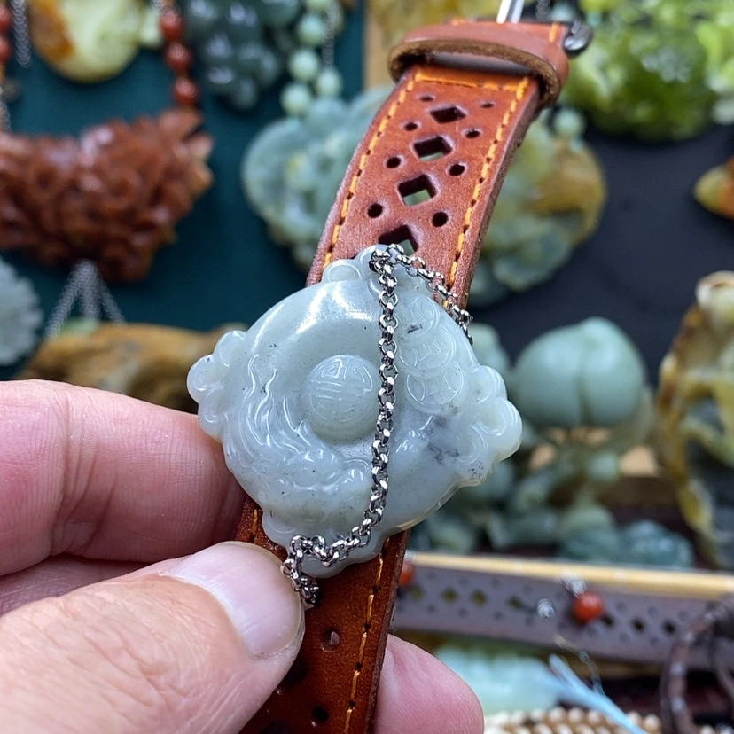 【闪购商品】未镶嵌蛇纹石玉手牌