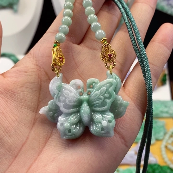 翡翠颈饰未镶嵌翡翠吊坠