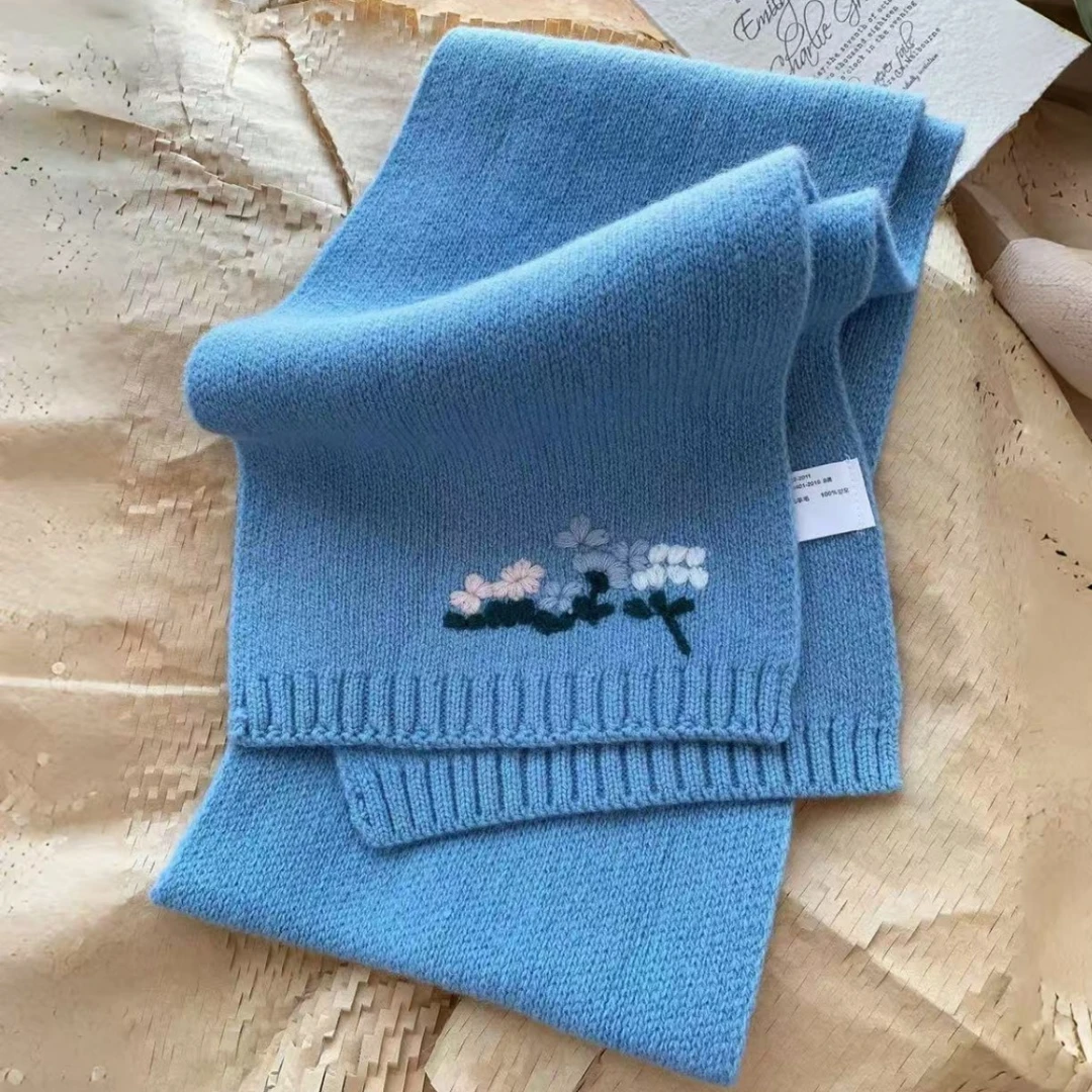 日本插画师合作澳洲全羊毛针织围巾秋冬新款刺绣小花保暖护颈围脖