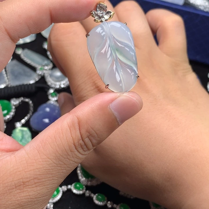 吊坠(不含链)18K金镶嵌翡翠