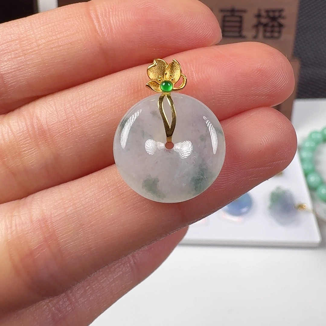 翡翠18K金镶嵌颈饰