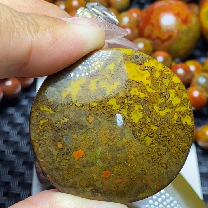 玛瑙/玉髓颈饰未镶嵌境*