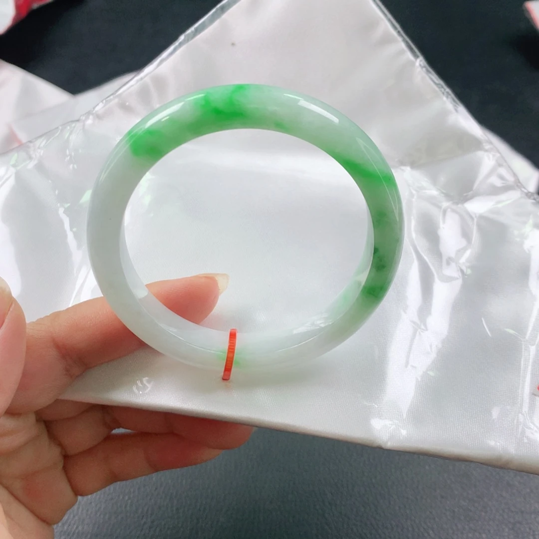 翡翠手镯未镶嵌03。