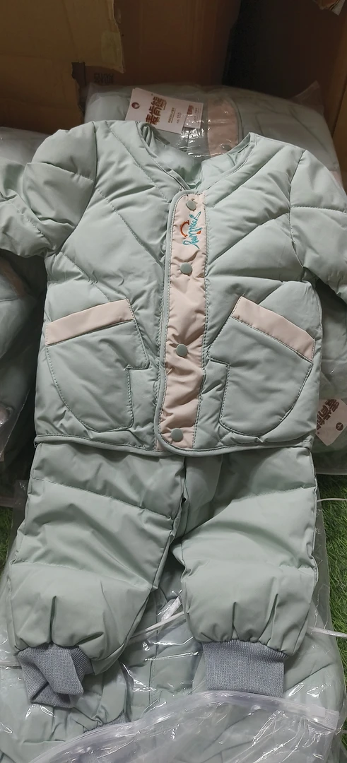 防撞条麦肯熊棉服套装