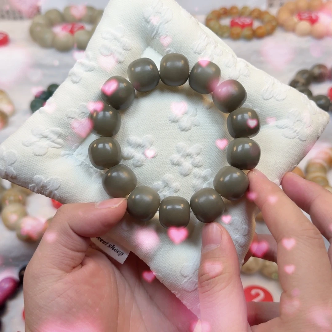 白玉菩提吊坠卡18手工干磨老型阴皮料