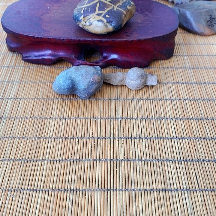 朋***友原石雕刻工艺品手把摆件