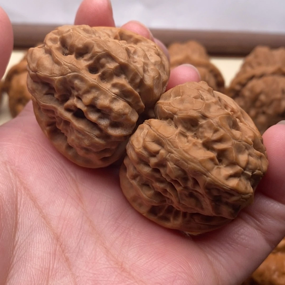 【闪购商品】把件文玩核桃边39肚42左右