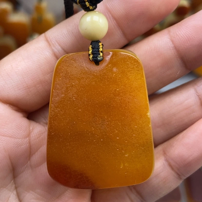 【闪购商品】琥珀颈饰未镶嵌