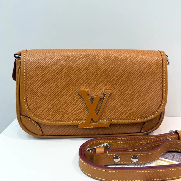 95新 LouisVuitton/路易威登 buci法棍包 焦糖色水波纹 芯片款