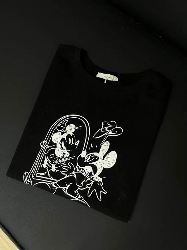 3318时尚百搭卡通印花短袖