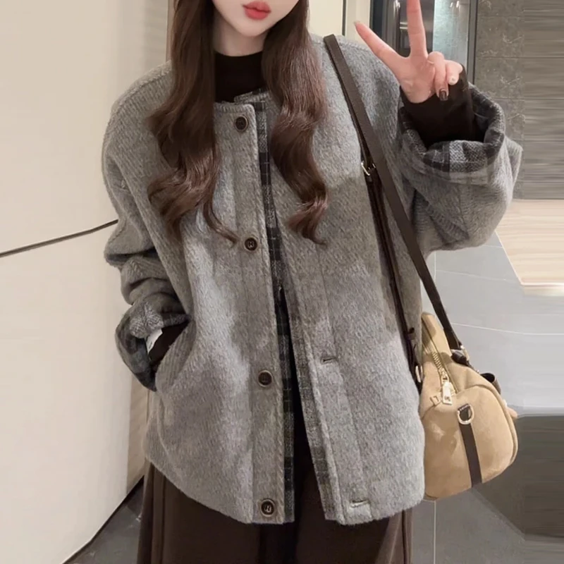 2025冬季休闲连帽针织短外套单排扣宽松版型质感柔软秋冬穿搭格调