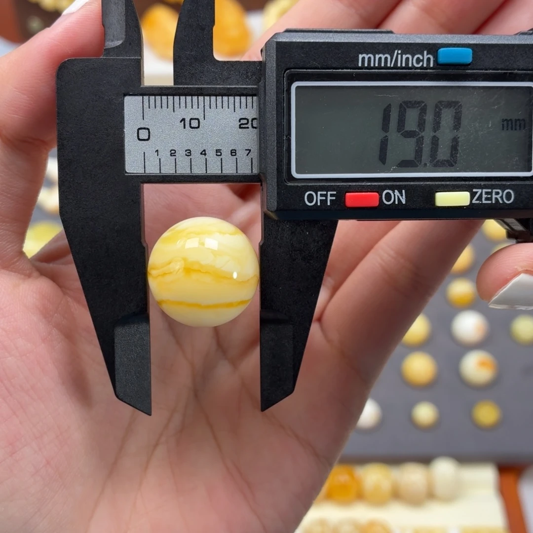 琥珀未镶嵌裸石焦皮19mm