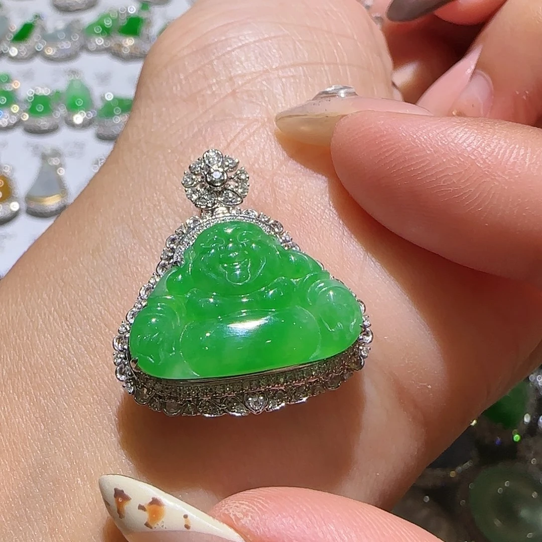 【闪购商品】颈饰18K金镶嵌翡翠天然