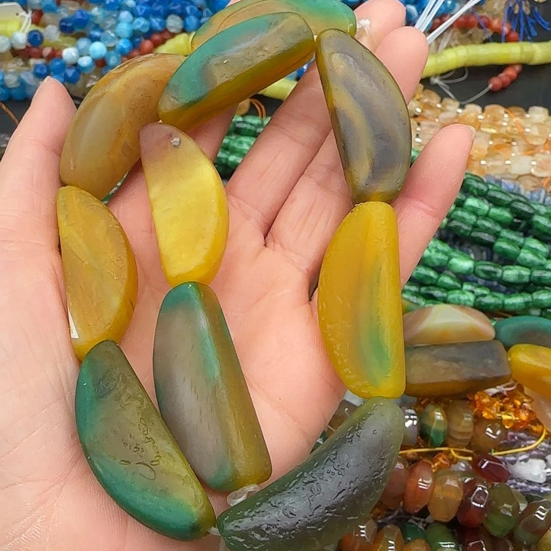 玛瑙/玉髓合金珠宝半成品橘皮黄绿玛瑙月亮一条