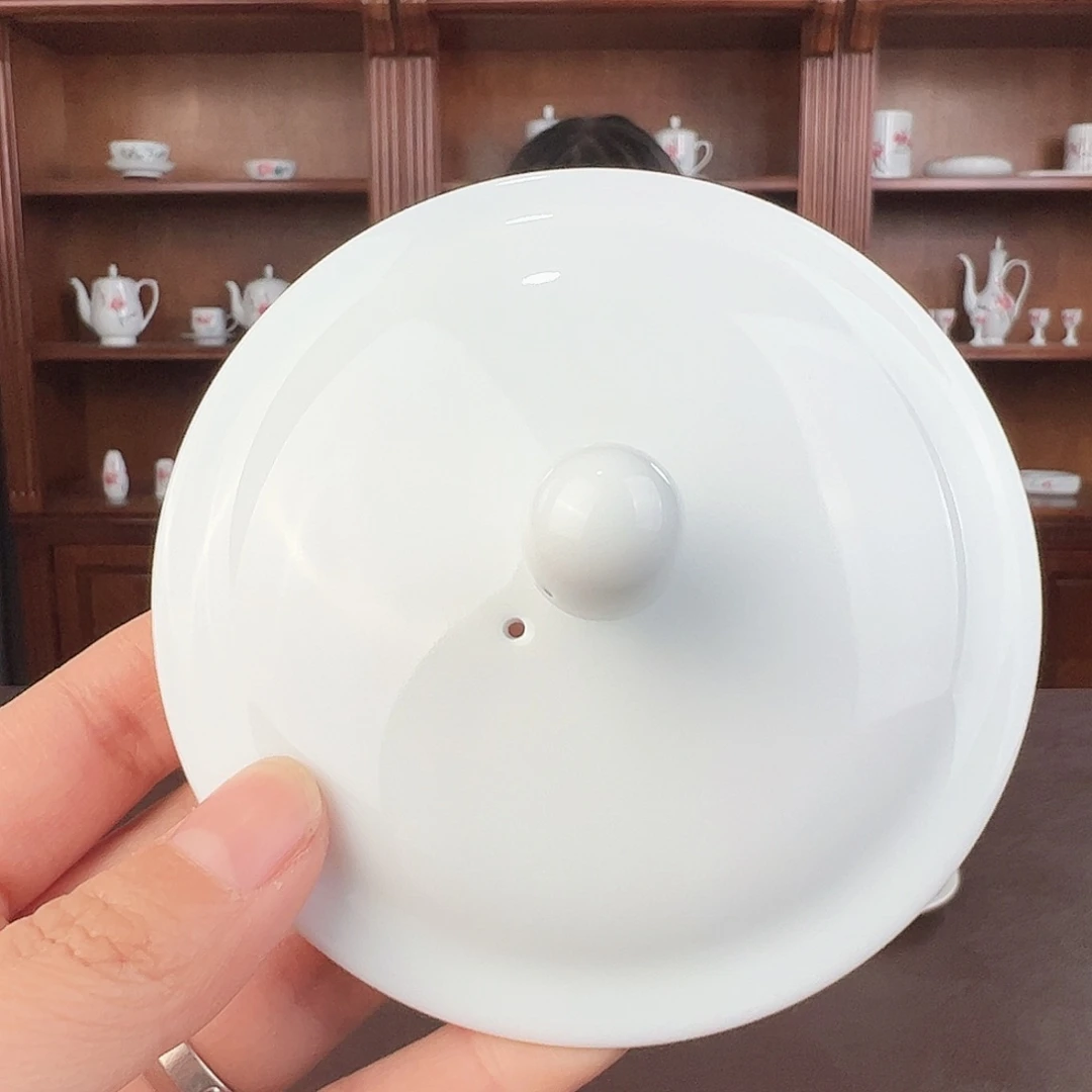 张***1瓷柴窑 素胎2号杯盖，微瑕