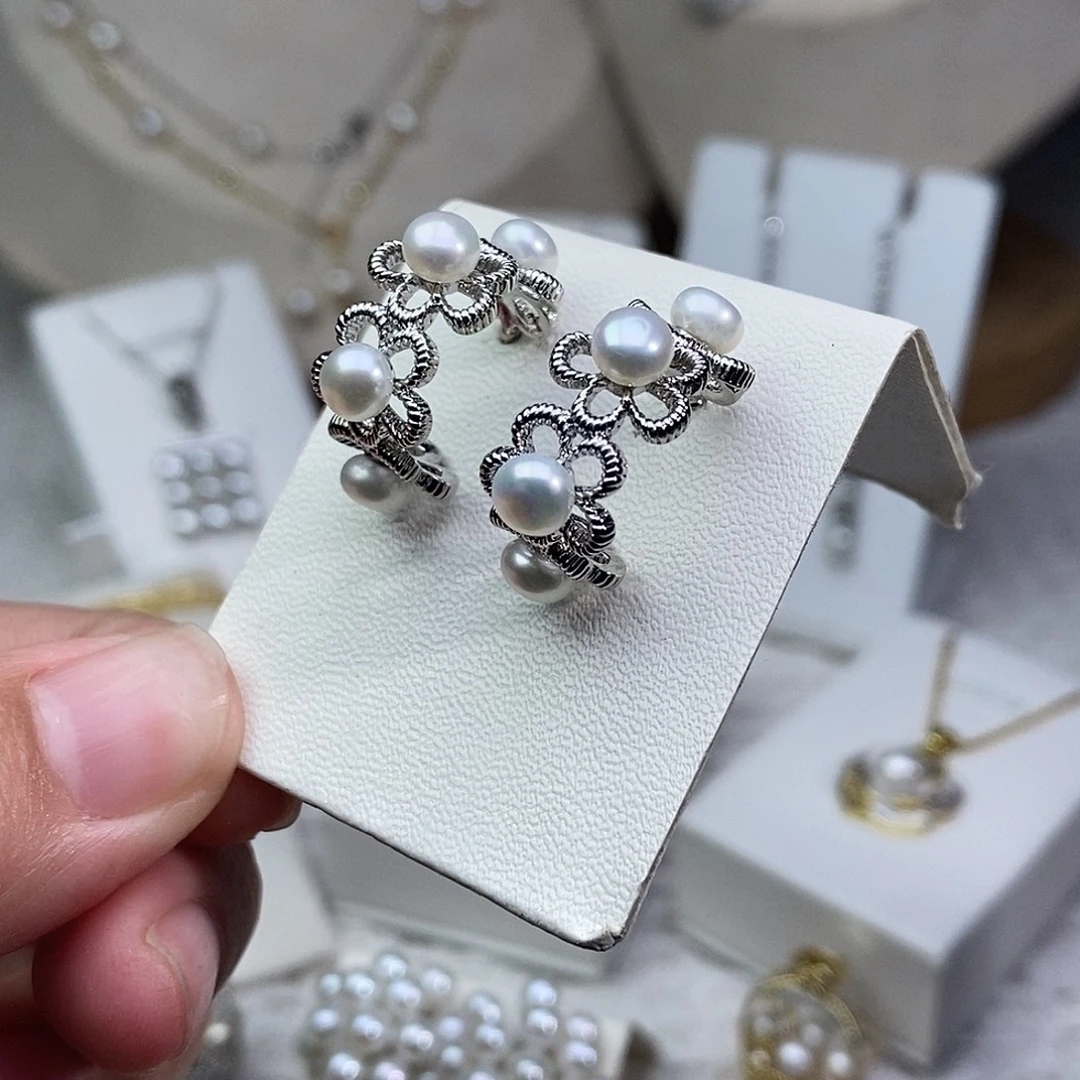 银S925镶嵌淡水珍珠耳饰