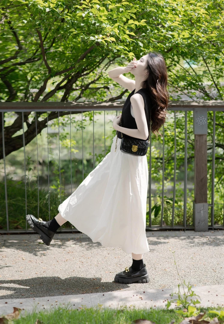 夏装搭配一整套女2025新款小个子茶系穿搭无袖上衣半身裙两件套装