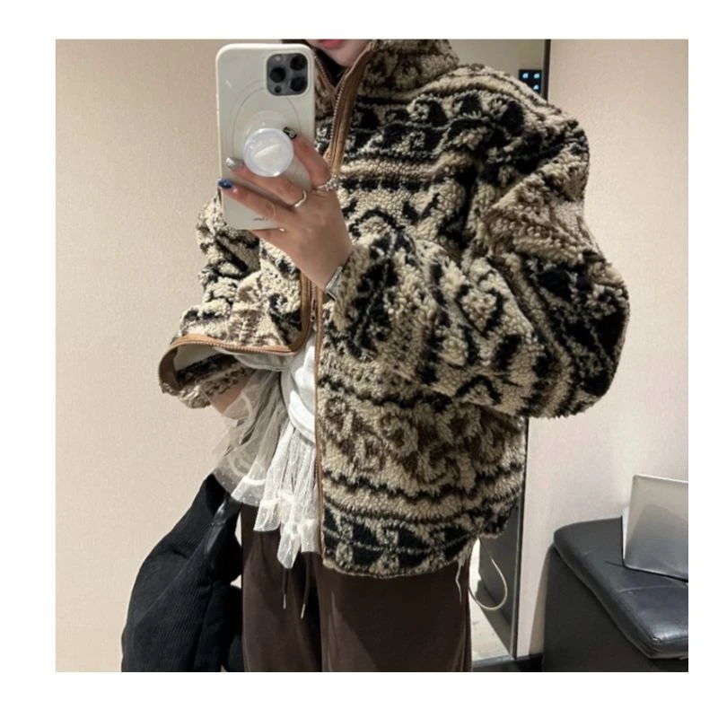 【费尔岛提花】Y韩单费尔岛风立领拉链外套保暖显瘦羔羔毛长袖