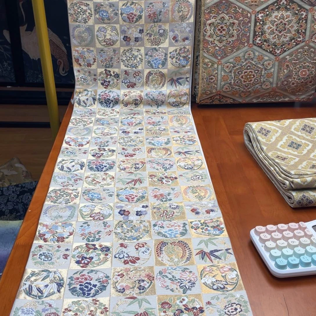 织绣四季花卉织锦