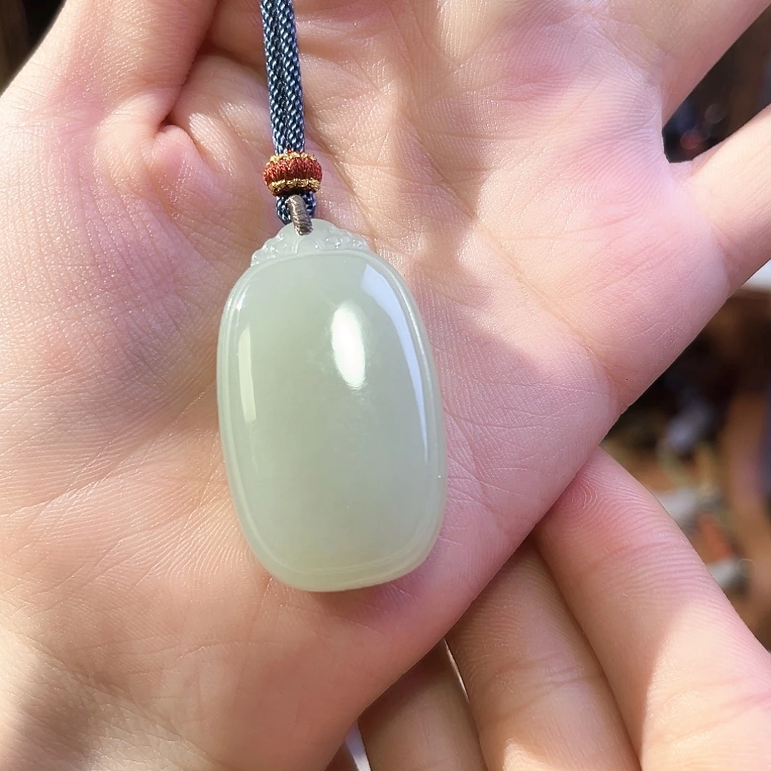 简***单颈饰未镶嵌和田玉
