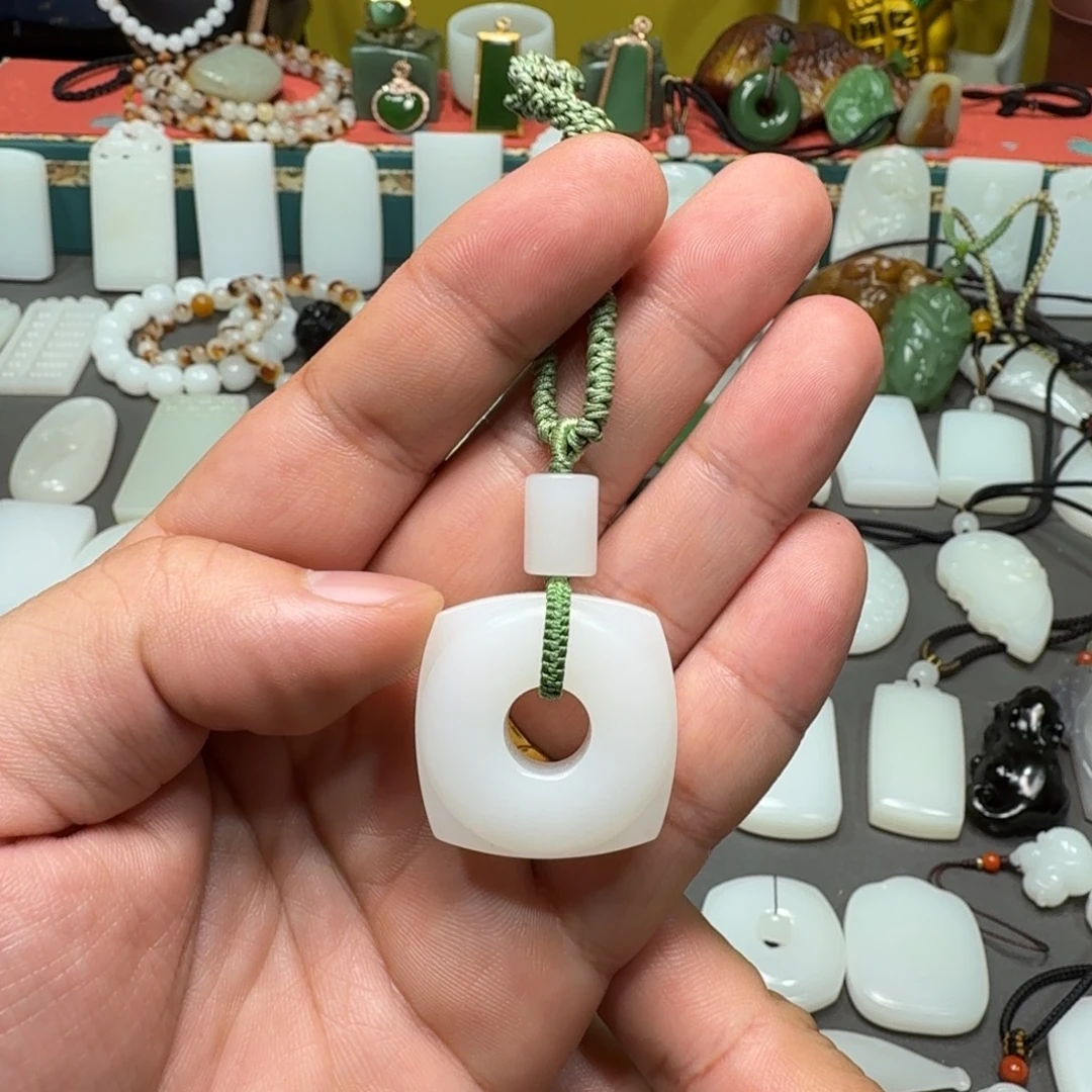 和田玉未镶嵌吊坠(不含链)