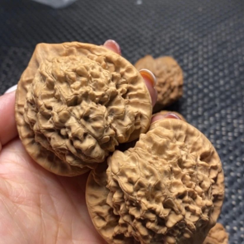 【闪购商品】文玩核桃吊坠弱****6官帽