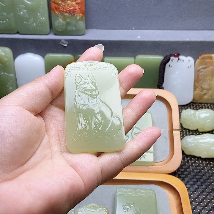 新疆昆仑山脉料狗
