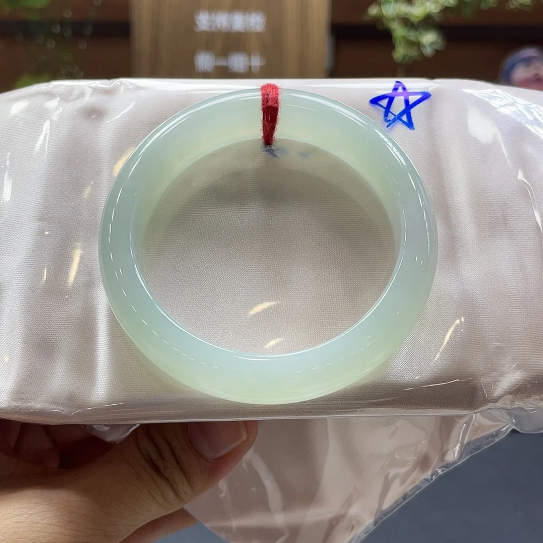 翡翠未镶嵌手镯9 号