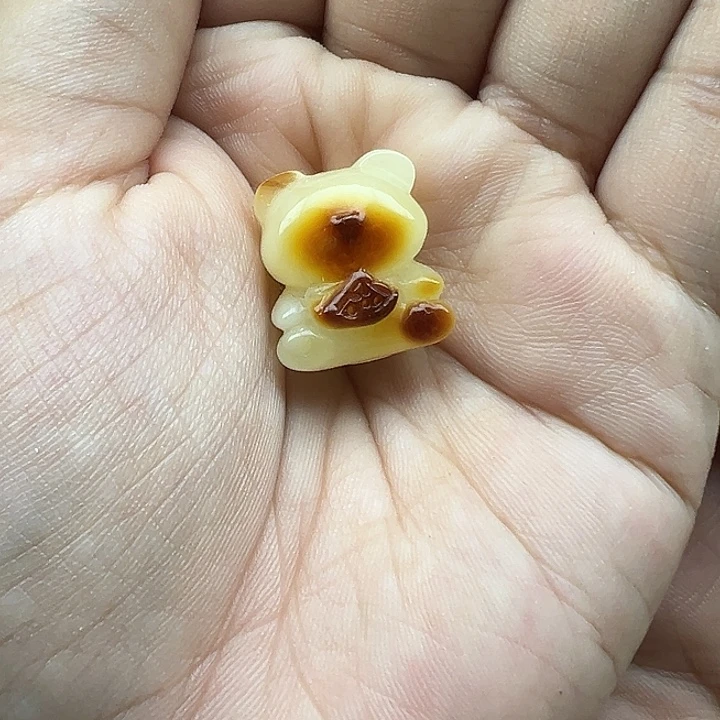 琥珀未镶嵌珠宝奇石2.64克小熊