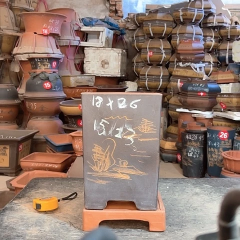 紫砂花盆四方一个