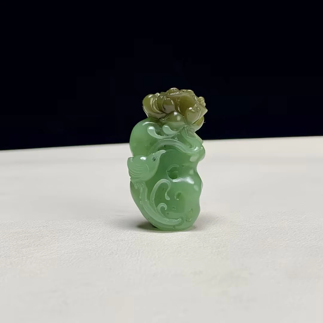【豫人豫品】j2733天然和田玉吊坠碧玉莲子翠鸟