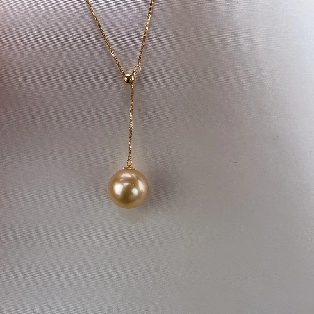 18K金镶嵌海水珍珠颈饰9-10无暇