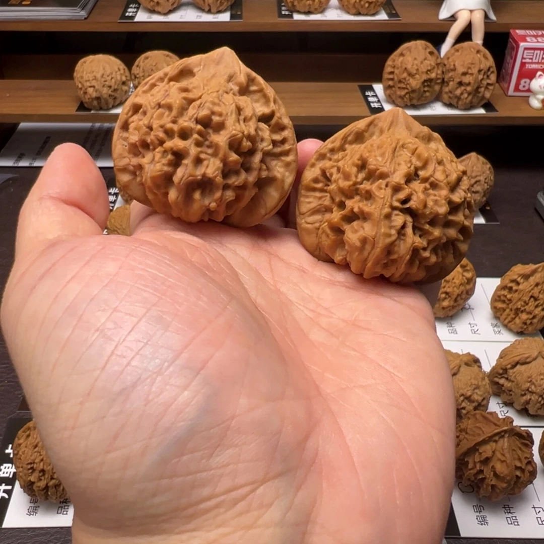 ****埃把件文玩核桃大官帽50