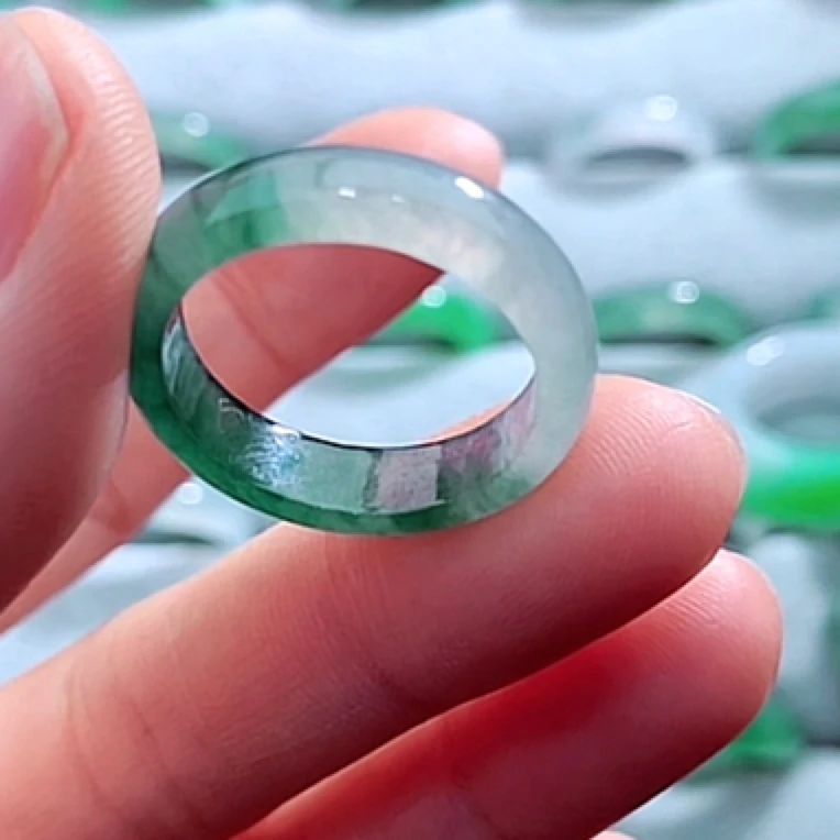 天然翡翠戒圈a货