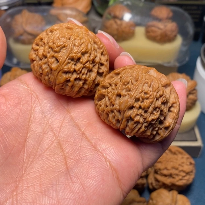 【闪购商品】把件文玩核桃南疆石