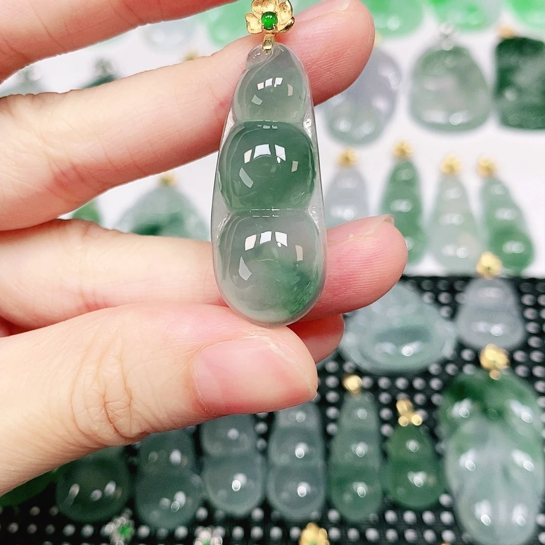 翡翠18K金镶嵌吊坠(不含链)一**莲