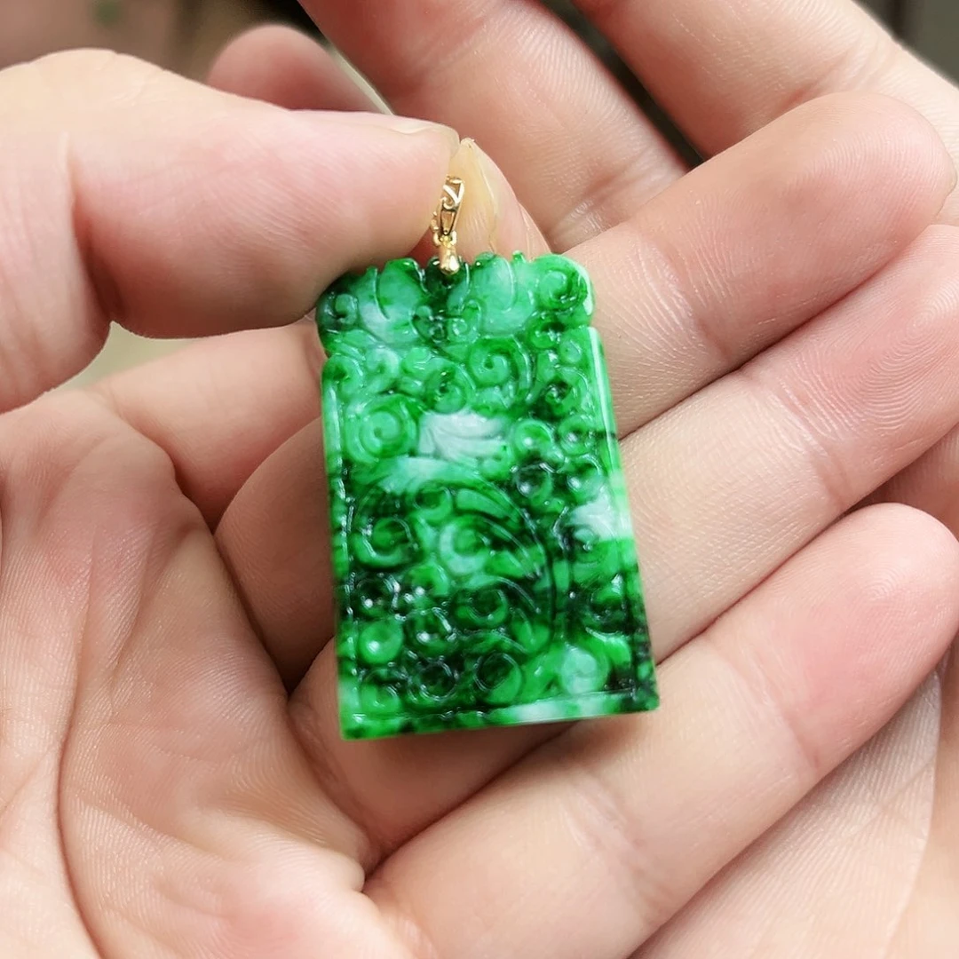 翡翠颈饰18K金镶嵌吊坠