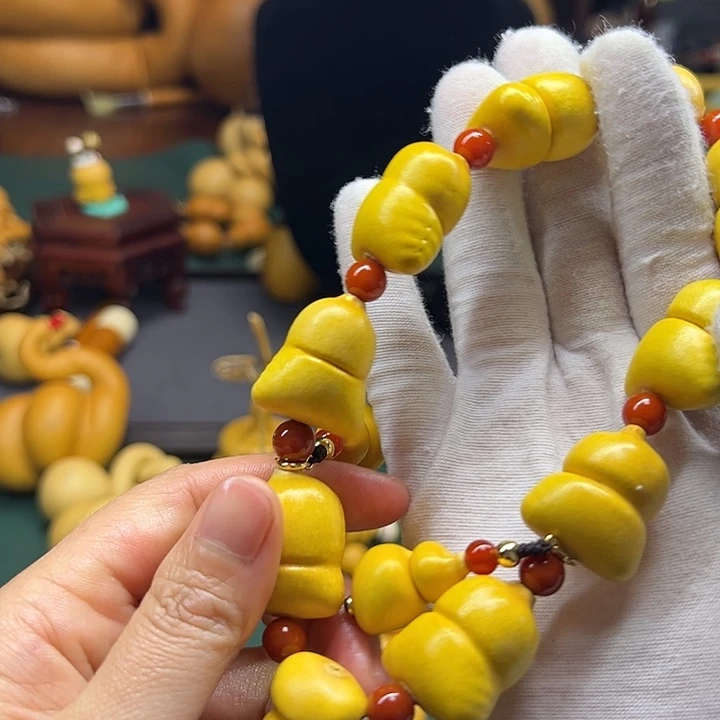 张***乐突突兔兔兔咯啦咯图库里