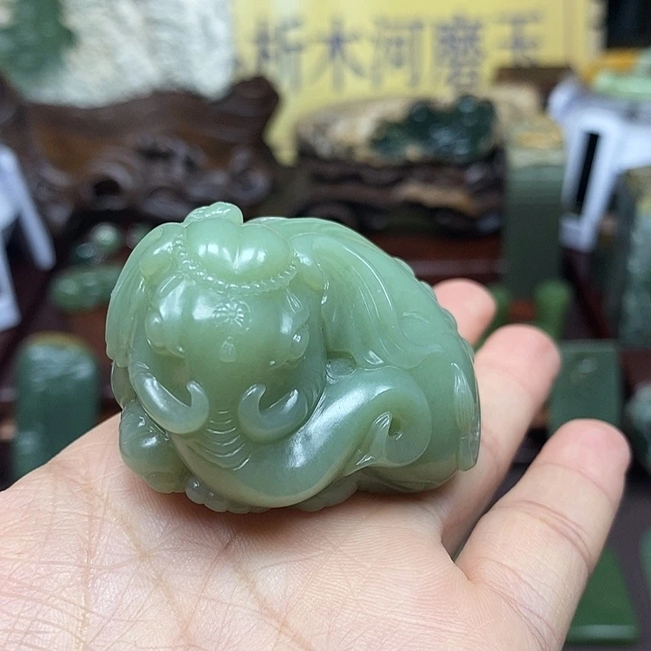 岫岩老玉（透闪石质玉）析木未镶嵌幸*人