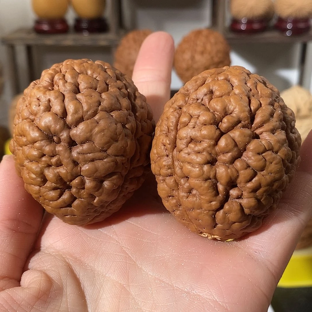 吊坠文玩核桃三瓣脑纹金刚练手微色4756