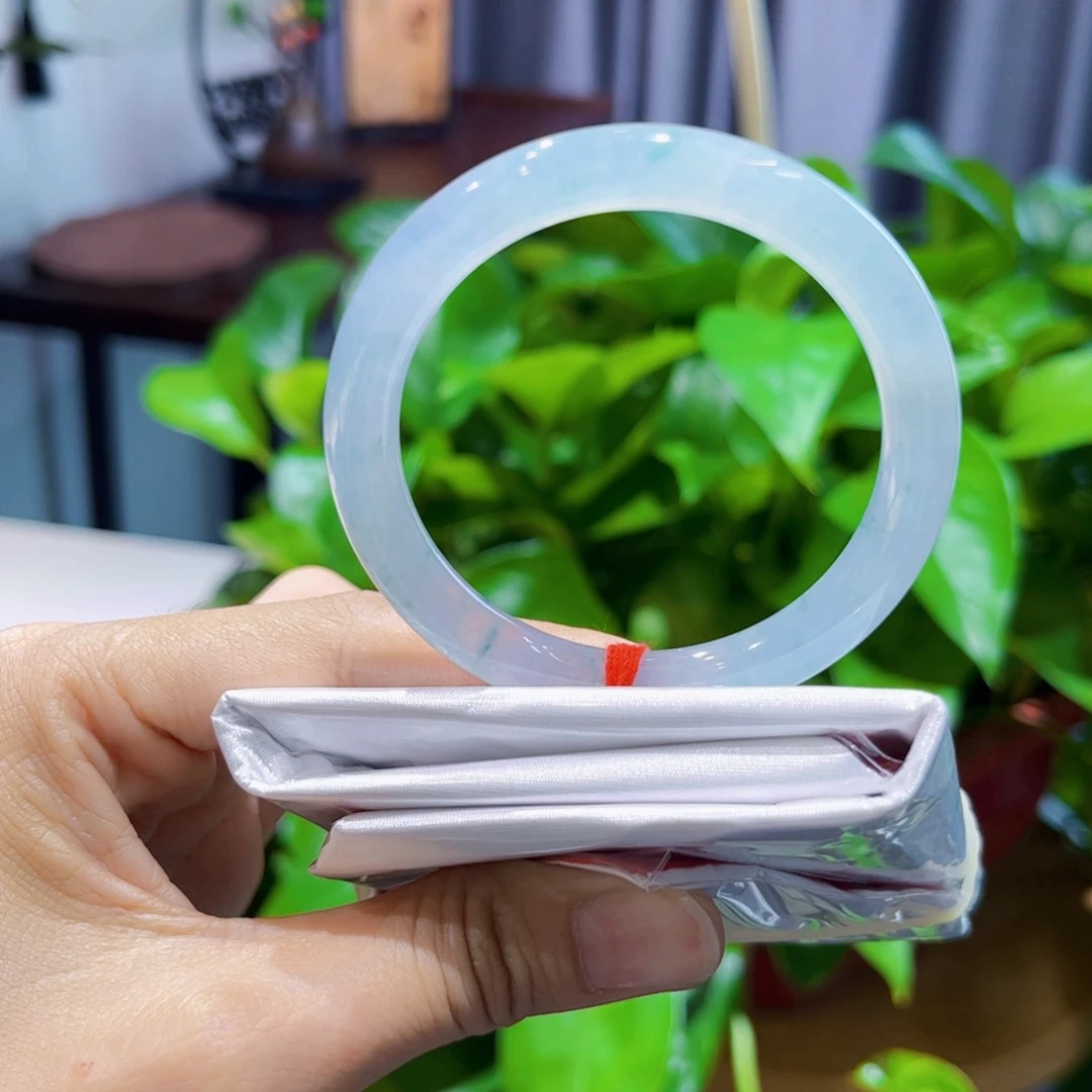 翡翠手镯未镶嵌50圈