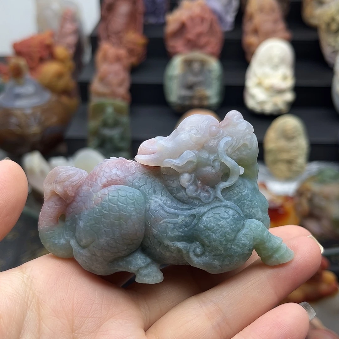 颈饰未镶嵌石英质玉
