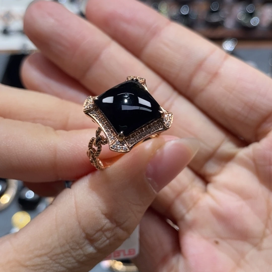 翡翠18K金镶嵌戒指