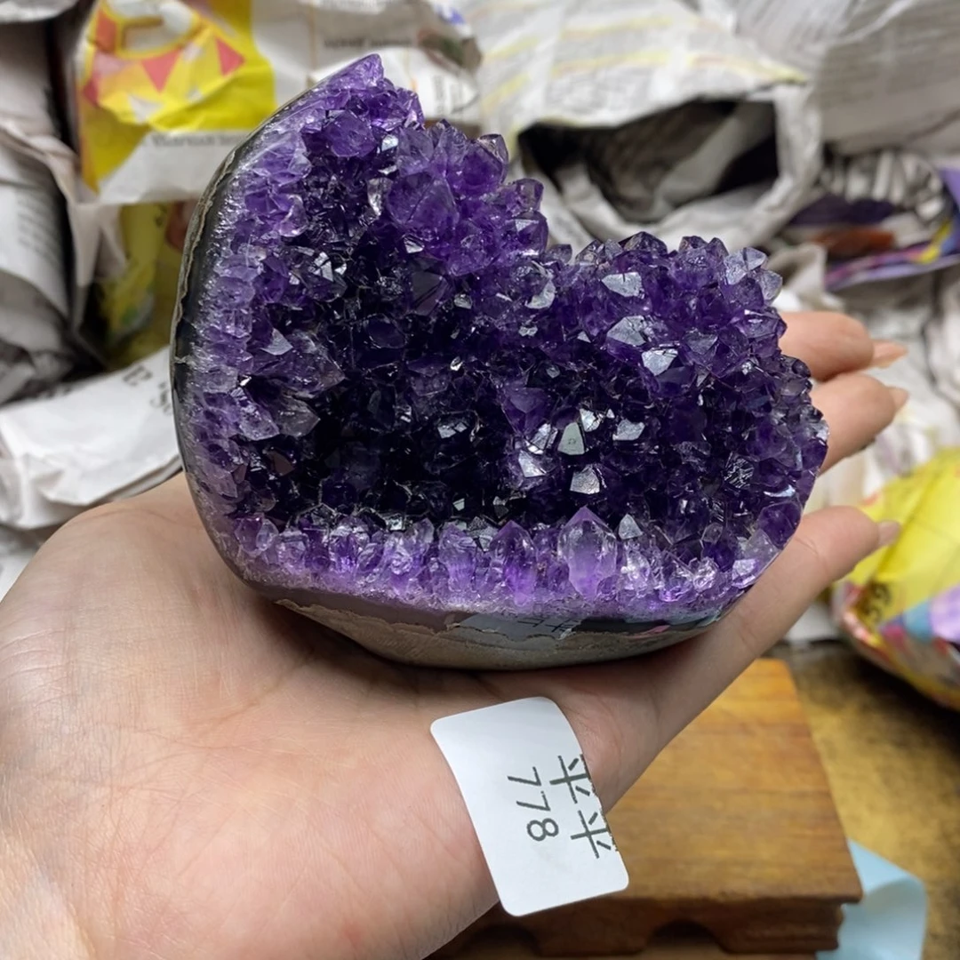 紫晶乌拉圭未镶嵌
