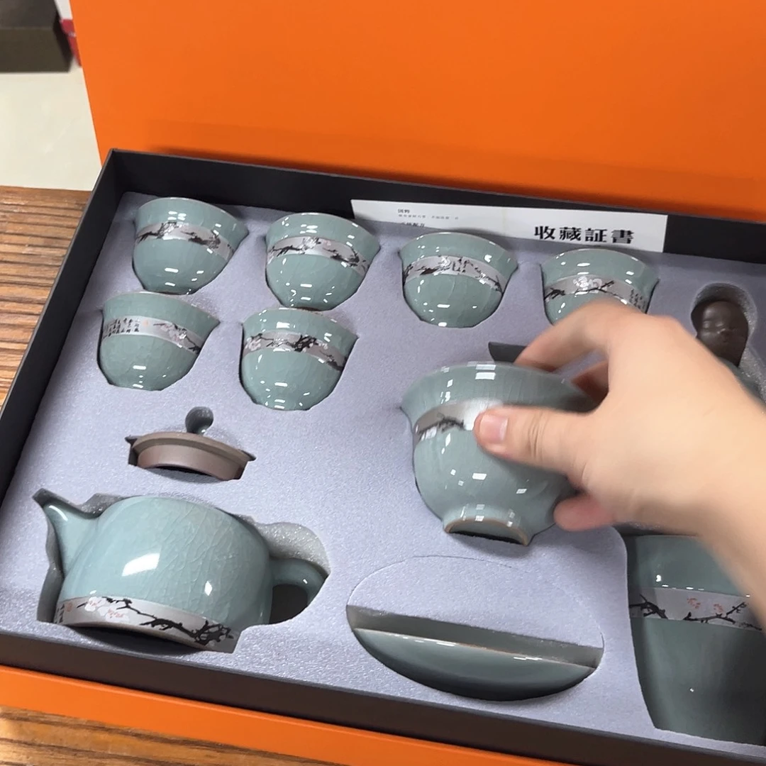 孤品茶具套装等。